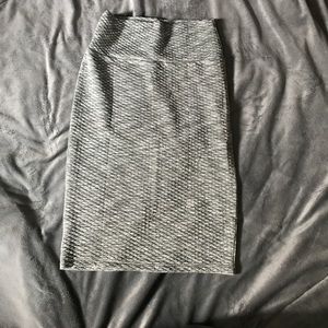 NWOT Lularoe Grey Cassie Skirt